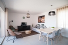 3 ruime woningen & zwembad & veel grond